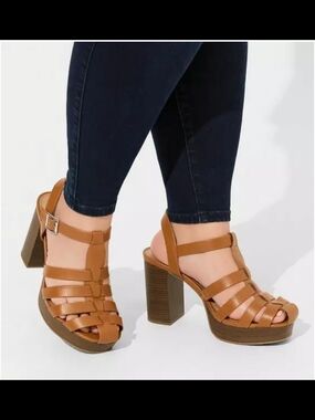 Torrid Tan Fisherman Platform Block Heel Size 10.5 WW